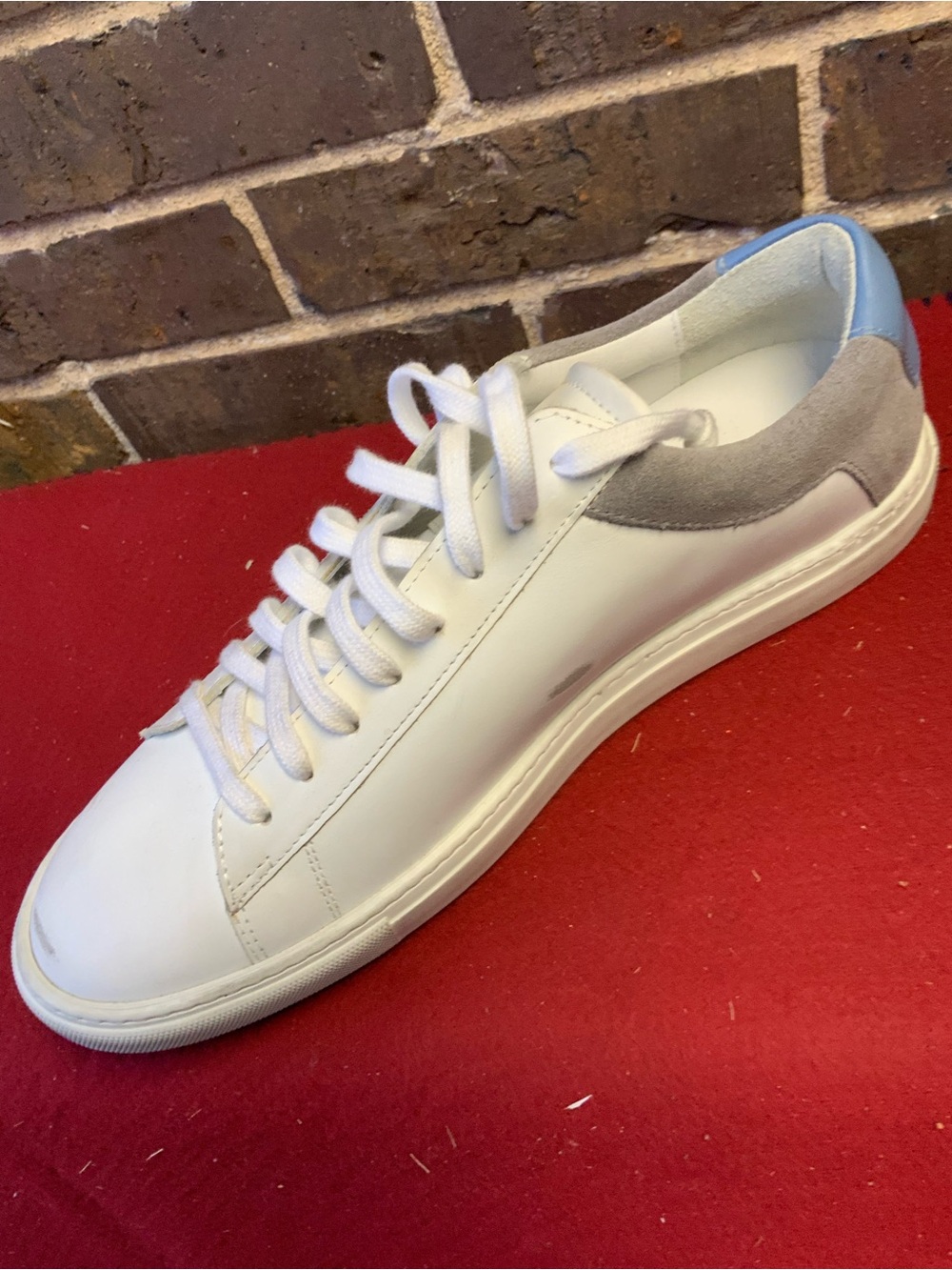 Men's White Leather Low-Top Sneakers with Gray Heel Accent